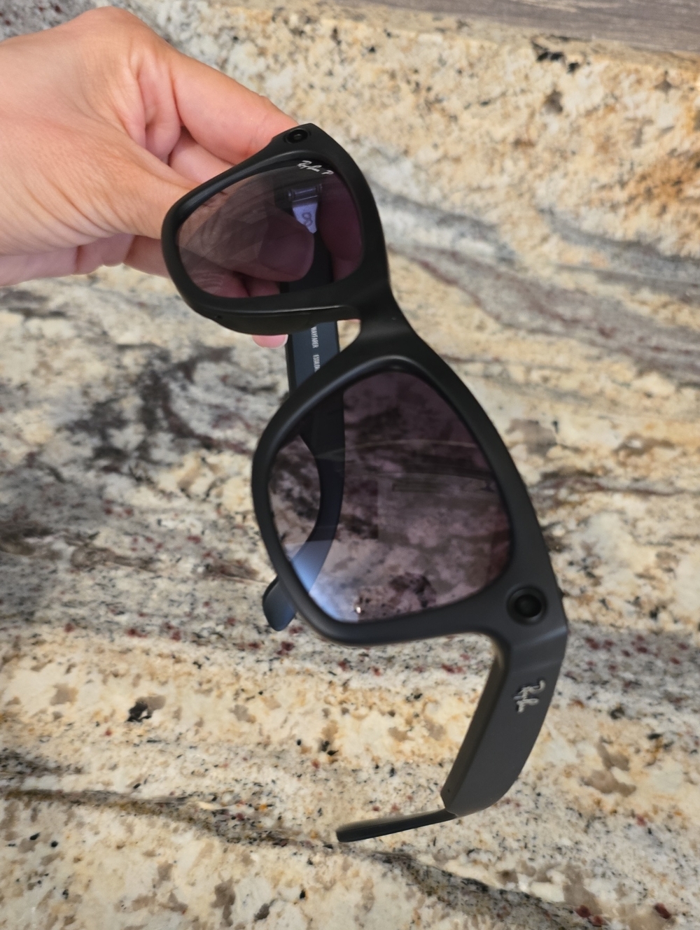 Ray-Ban Wayfarer Gen 1 Meta Glasses - Picture 2 of 11